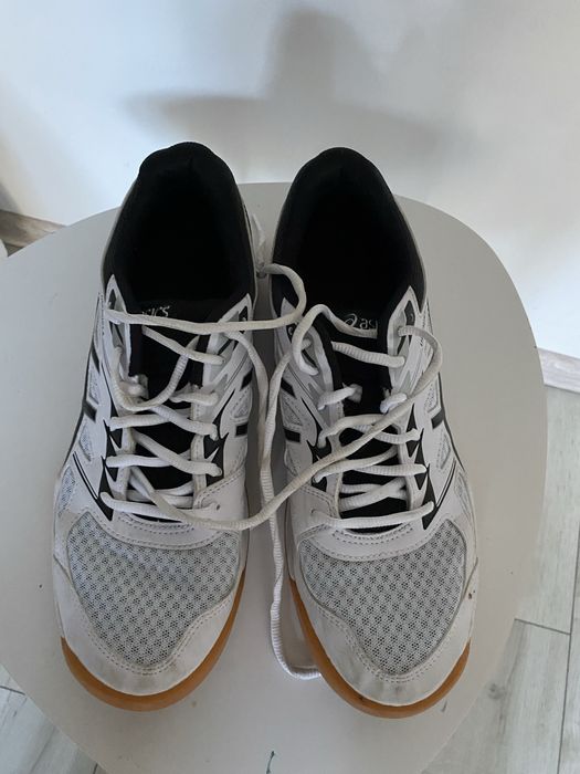 Asics маратонки за волейбол