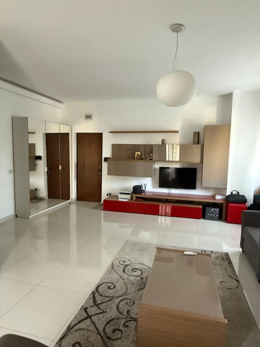 Inchiriez apartament cu loc de parcare subteran