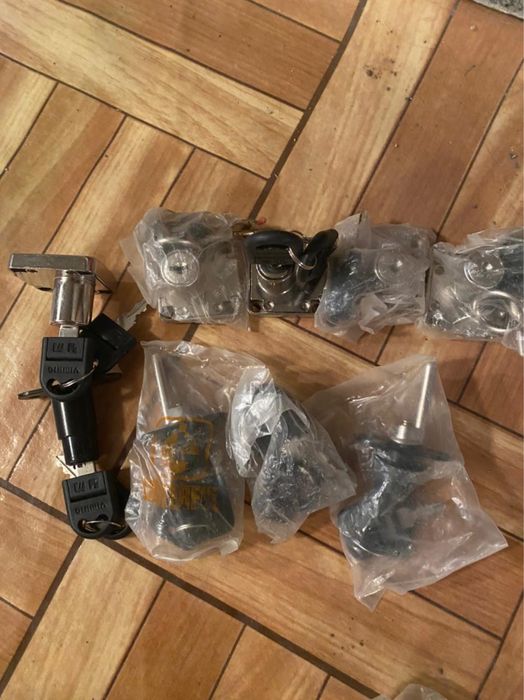 Замки врезные мебельные ,для шкафчиков 1500