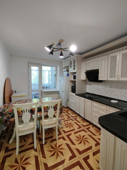 №1472 Продается 3 комнатная квартира 70кв.м. за ТЦ ЦУМ, 5 мкр.