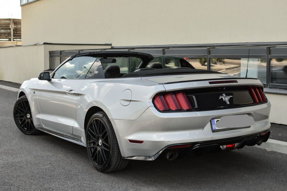 Vand Ford Mustang cabriolet  ,motor 3.7 , model SUA