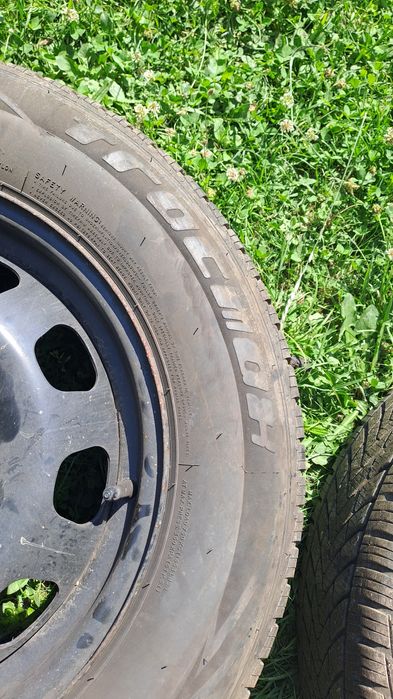 Vand 4 roti de Dacia Duster