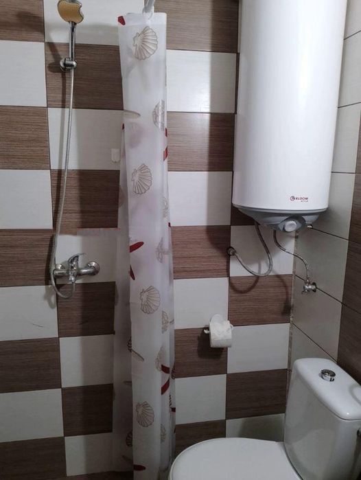 Дава се под наем Двустаен апартамент в Бургас, Център - 65 кв.м за 459 € - Снимка #6