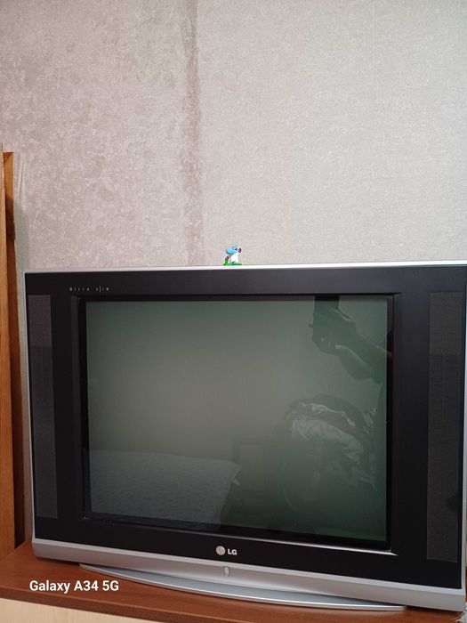 Продам Телевизор LG