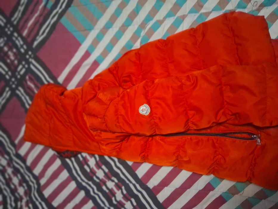 Geacă Moncler roșie