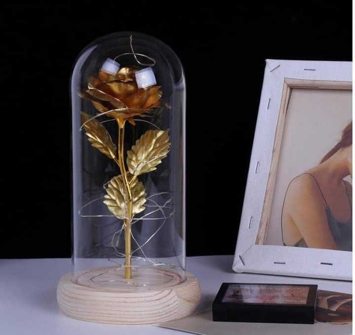 Вечна роза с led светлини