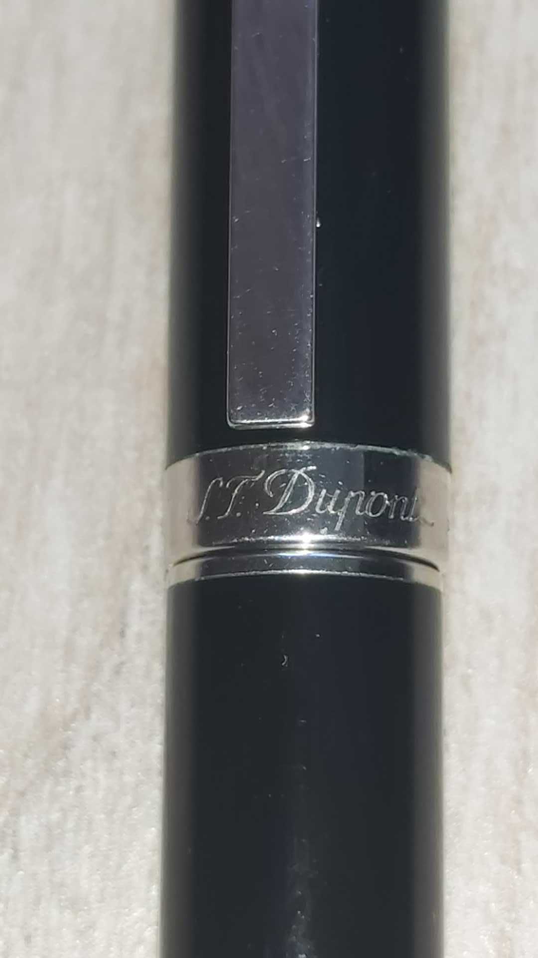 Vând creion mecanic original S.T. Dupont placat aur, finisaj lac negru
