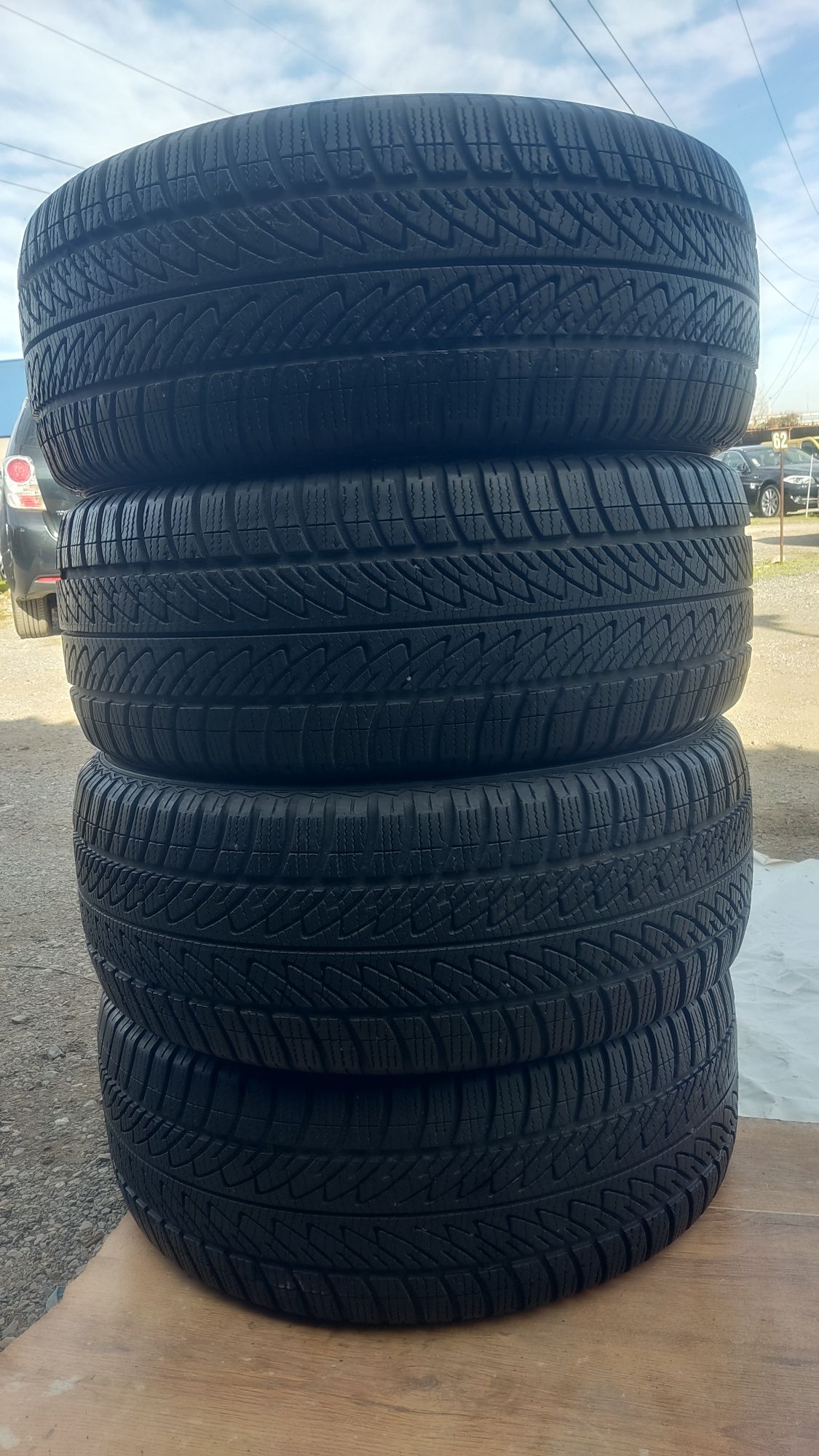 Зимни гуми Goodyear ultragrip 8- 235/55/ 17