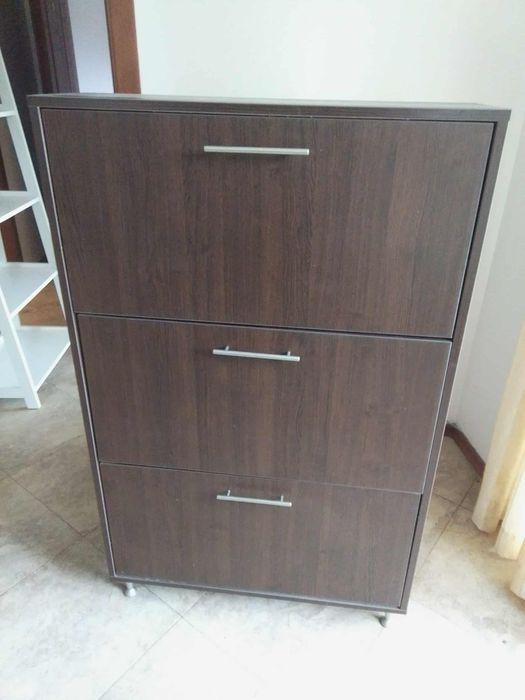 дървен шкаф за обувки,