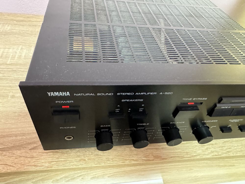 Yamaha A-520 Стерео усилвател