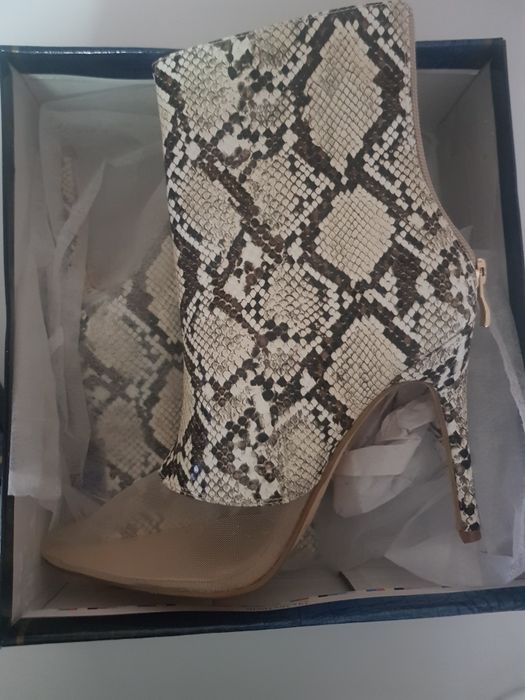 Botine noi dama in cutie