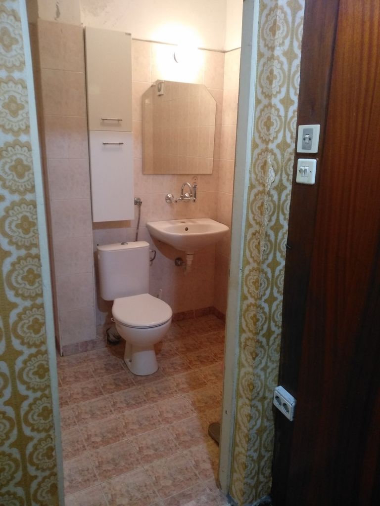 Продава се Тристаен апартамент в Ямбол, Георги Бенковски - 98 кв.м за 438 €/кв.м - Снимка #8