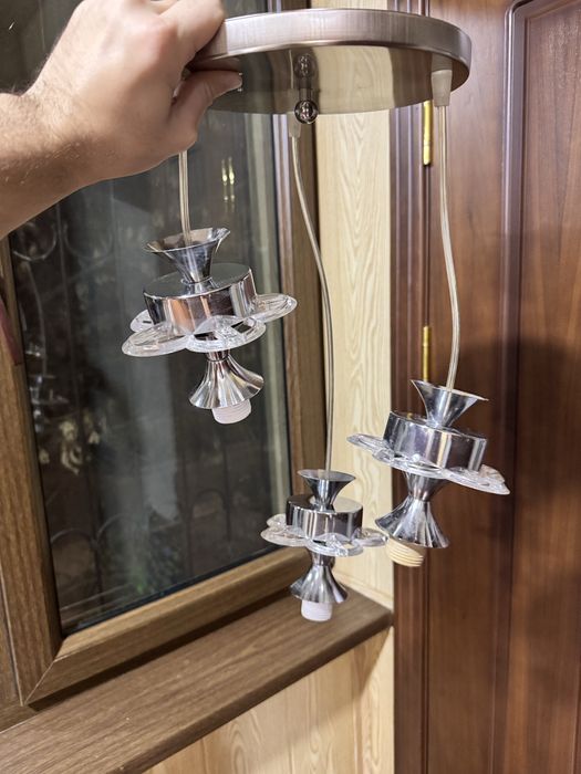 Люстры бывшие в употреблении