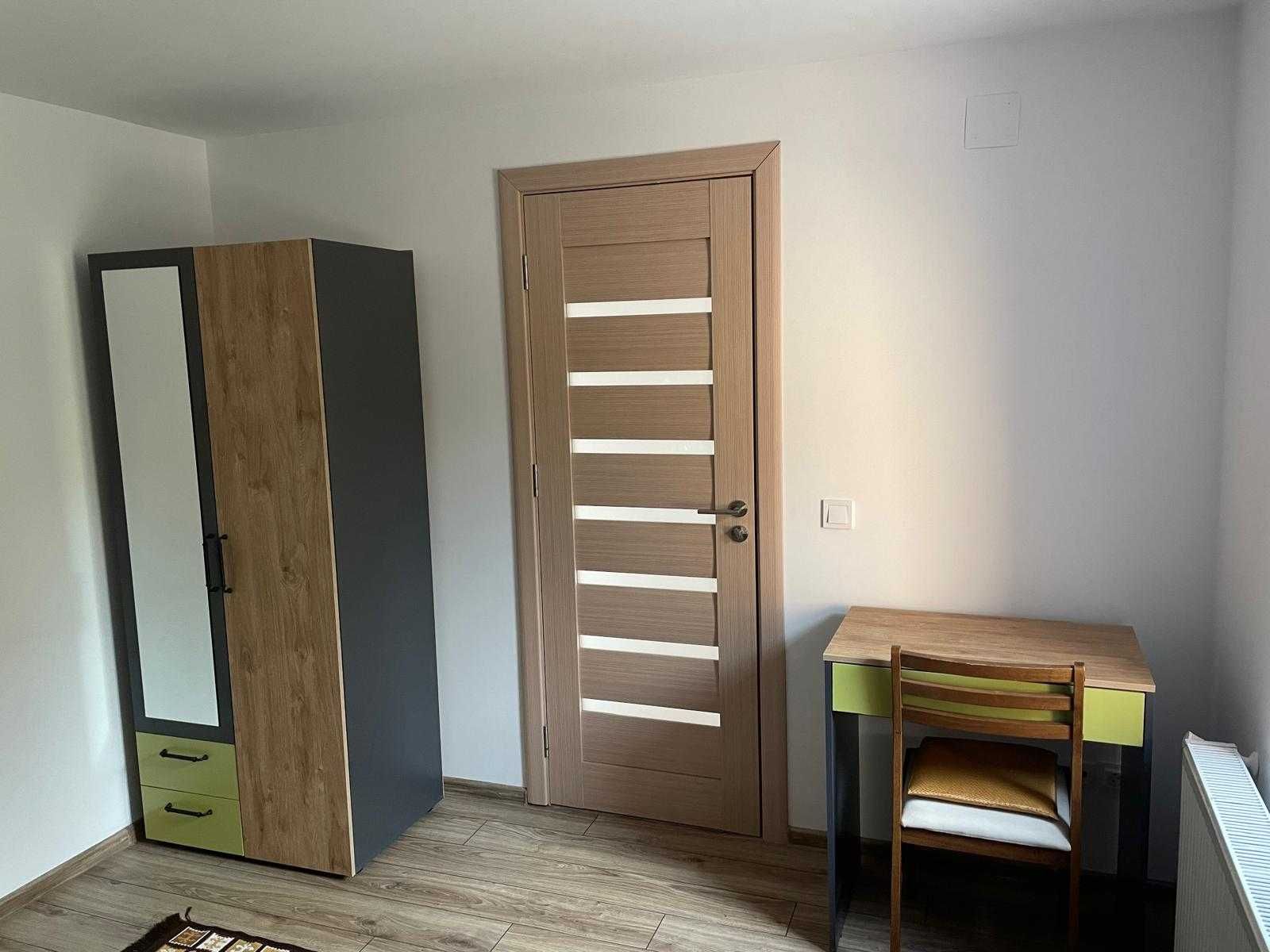 Închiriez 2 camere pentru elevi de liceu – condiții excelente!