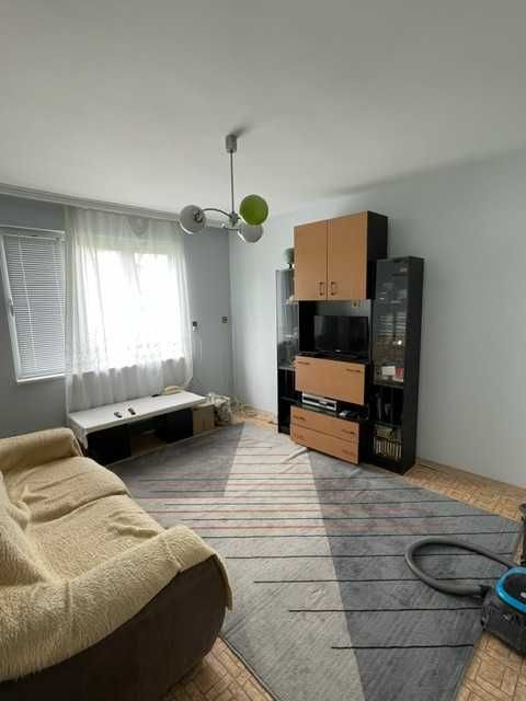 Продавам  тухлена къща в много добро състояние. House for Sale.