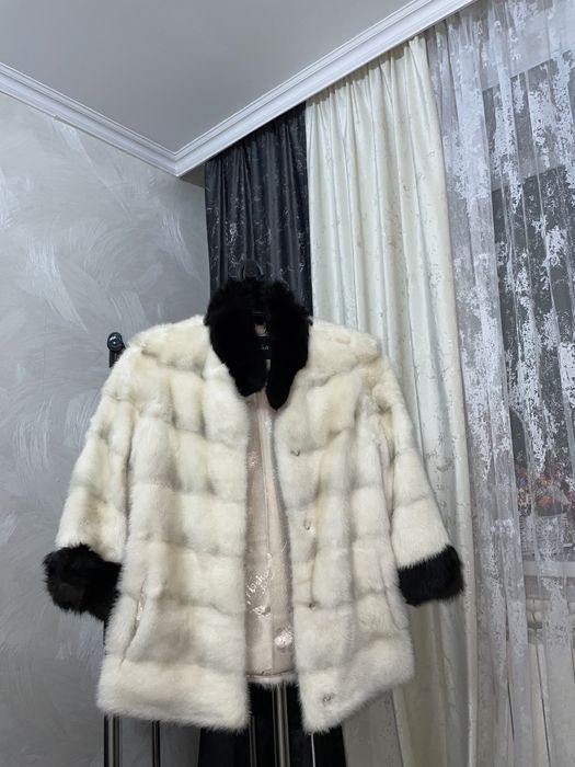 Продаем белую шубу (трансформер)
