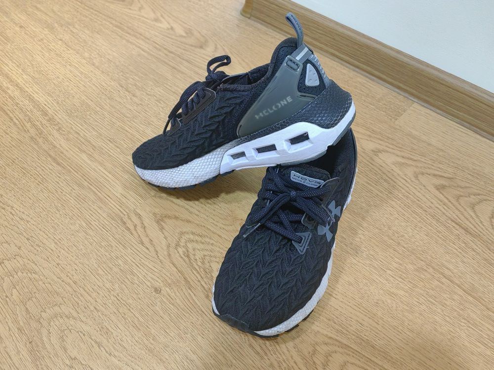 Маратонки Under Armour hovr Mega 2
