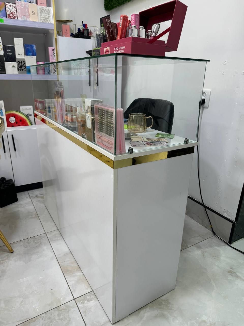Shkaf mebel srochna sotaman hamma narsasi bilan