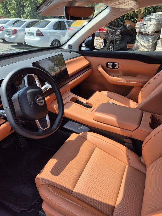 Leapmotor c16 2 pozitsiya 2025 hybrid