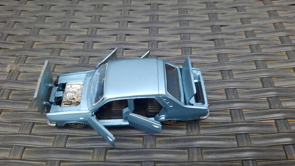 Macheta metalica renault 12 made in france scara 1/43