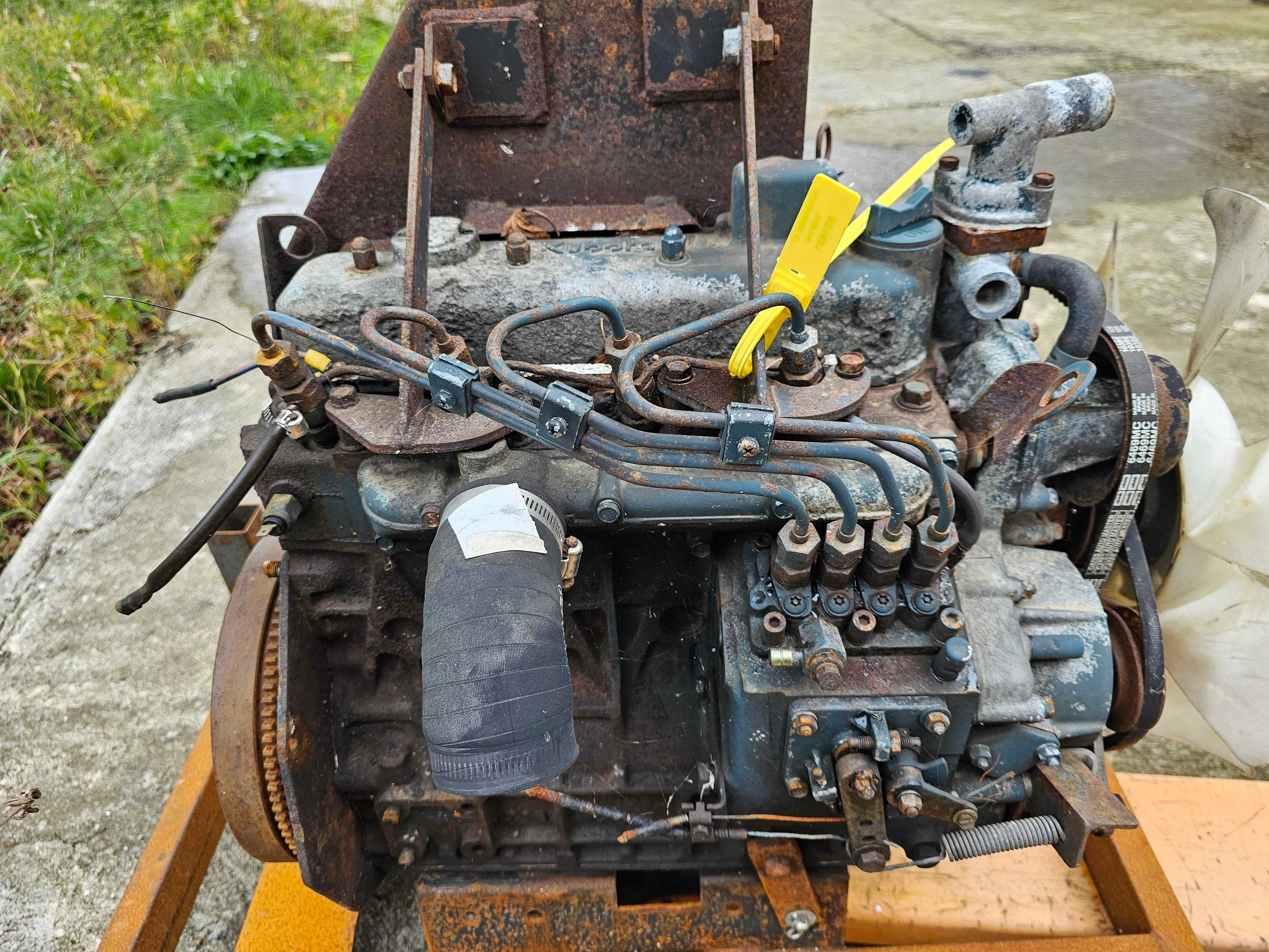 Dezmembrez motor Kubota V1505