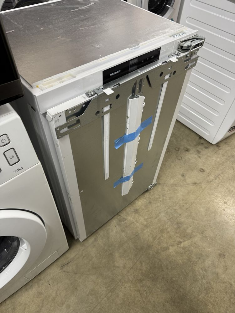 Фризер за вграждане Miele A+++ Нов Мострен Germany гаранция