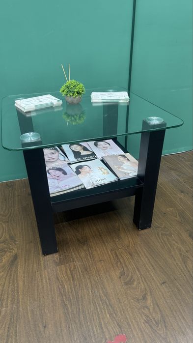 Стол журнальный для дома и магазина