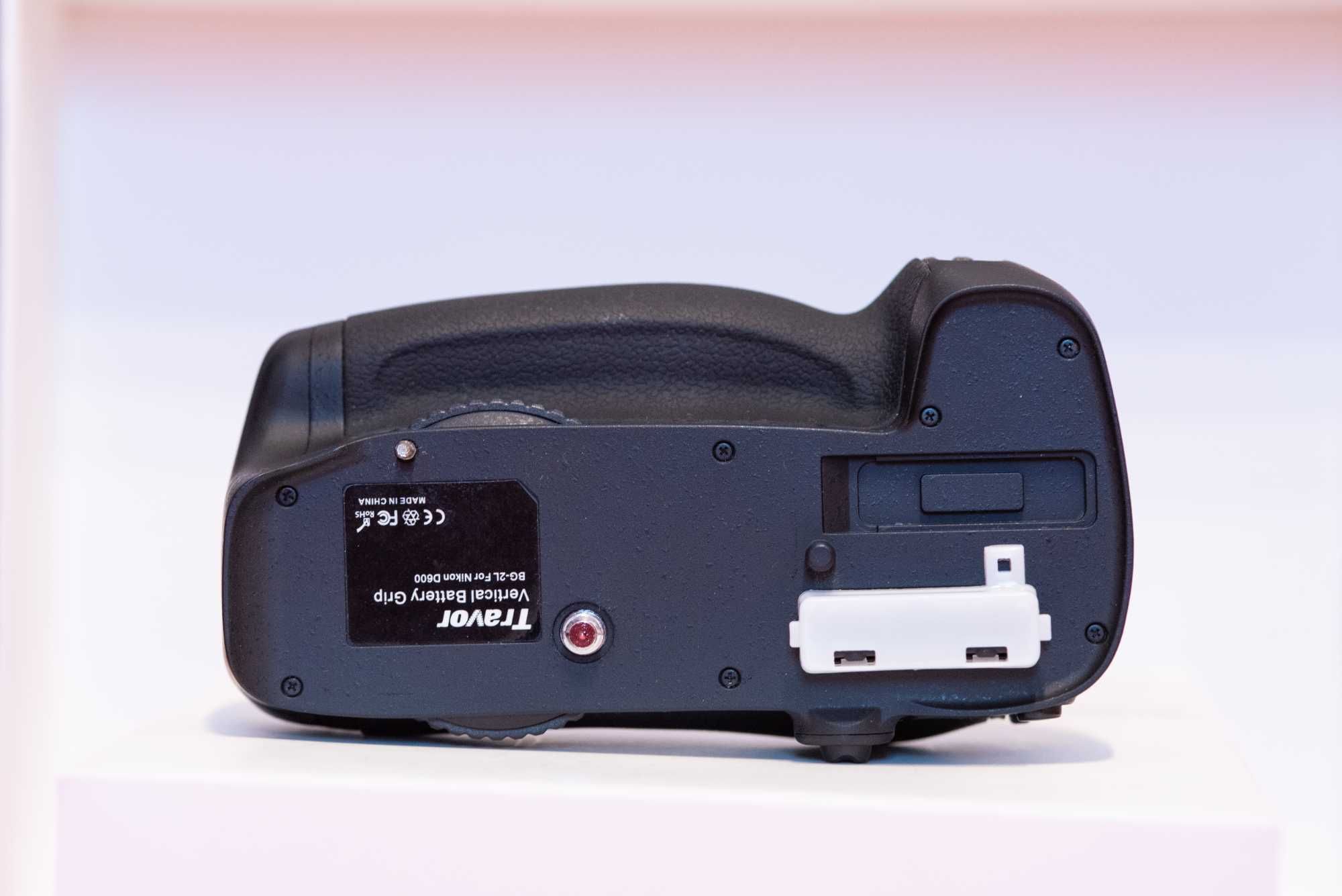 Nikon D600 body cu grip si 2 acumulatori, ~41k cadre