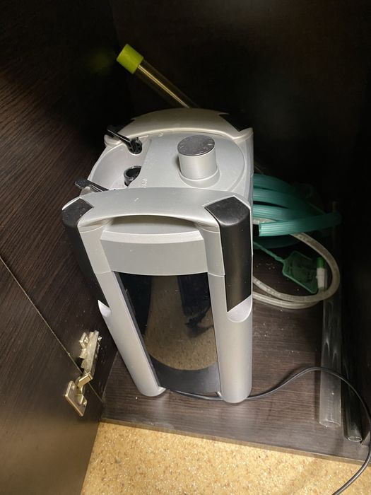 Продавам машина за филтриране на аквариум