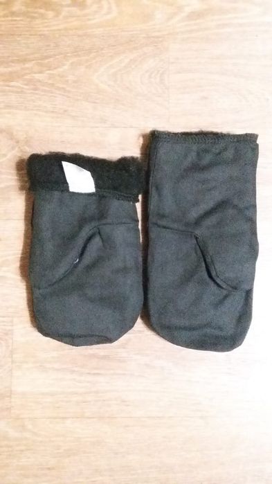 Продам.    рукавицы. Тёплые   на искуственном меху. 800 тенге за пару