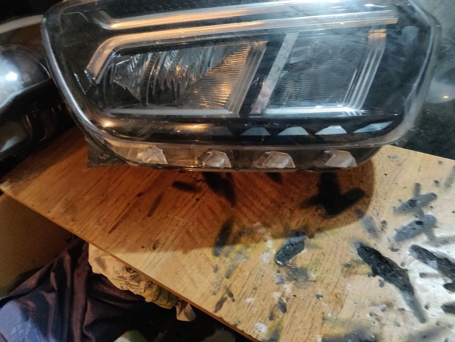 Преден Десен Фар за Dacia Duster LED след 2021г. от