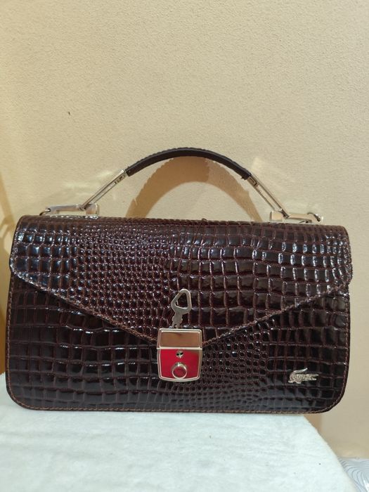 Продам сумочку из кожи