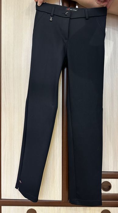 Продам школьные штаны