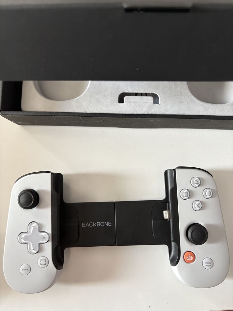 Playstation Backbone Lightning контролер