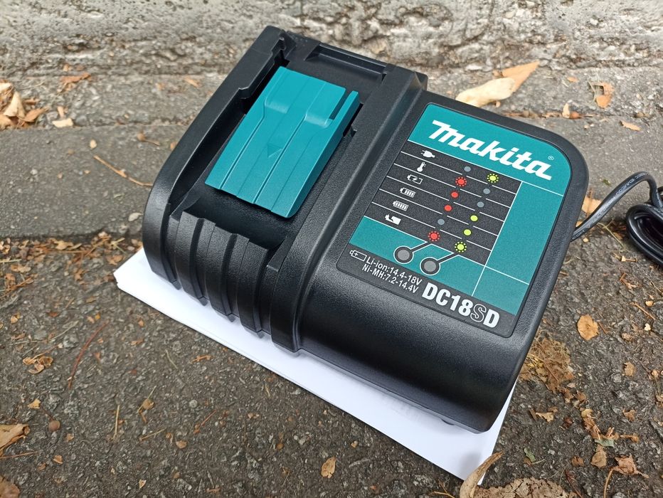 StatieIncarcare-DC18SD18V-IncarcatorNou, original-Makita.