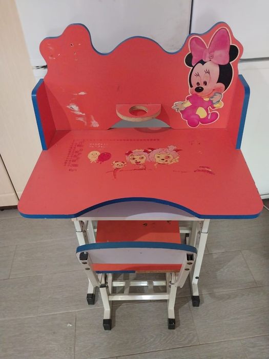 Продам детскую парту