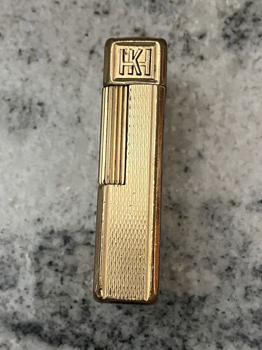 Vând bricheta colecție S T Dupont cu 20 microni și serie