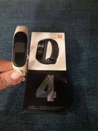 Продам фитнес браслет часы Xiaomi band 4