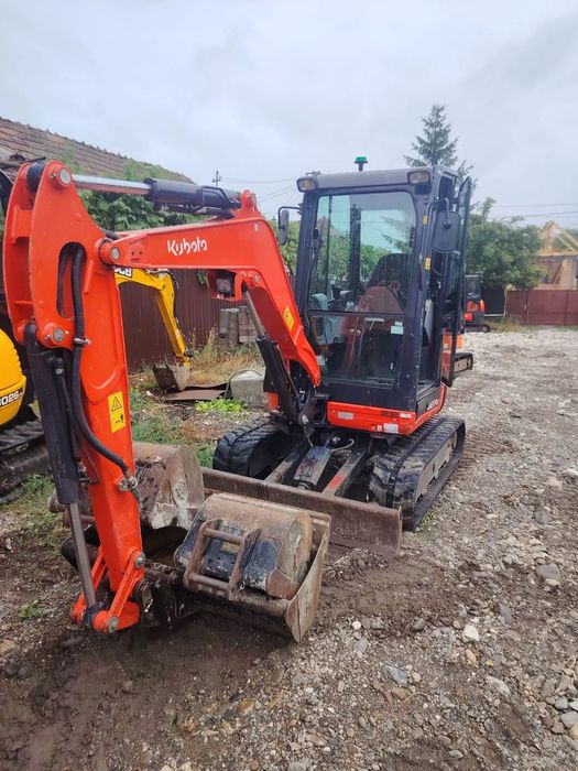 Kubota U27 Miniexcavator Kubota U27, 2800 kg, 24900 euro plus tva