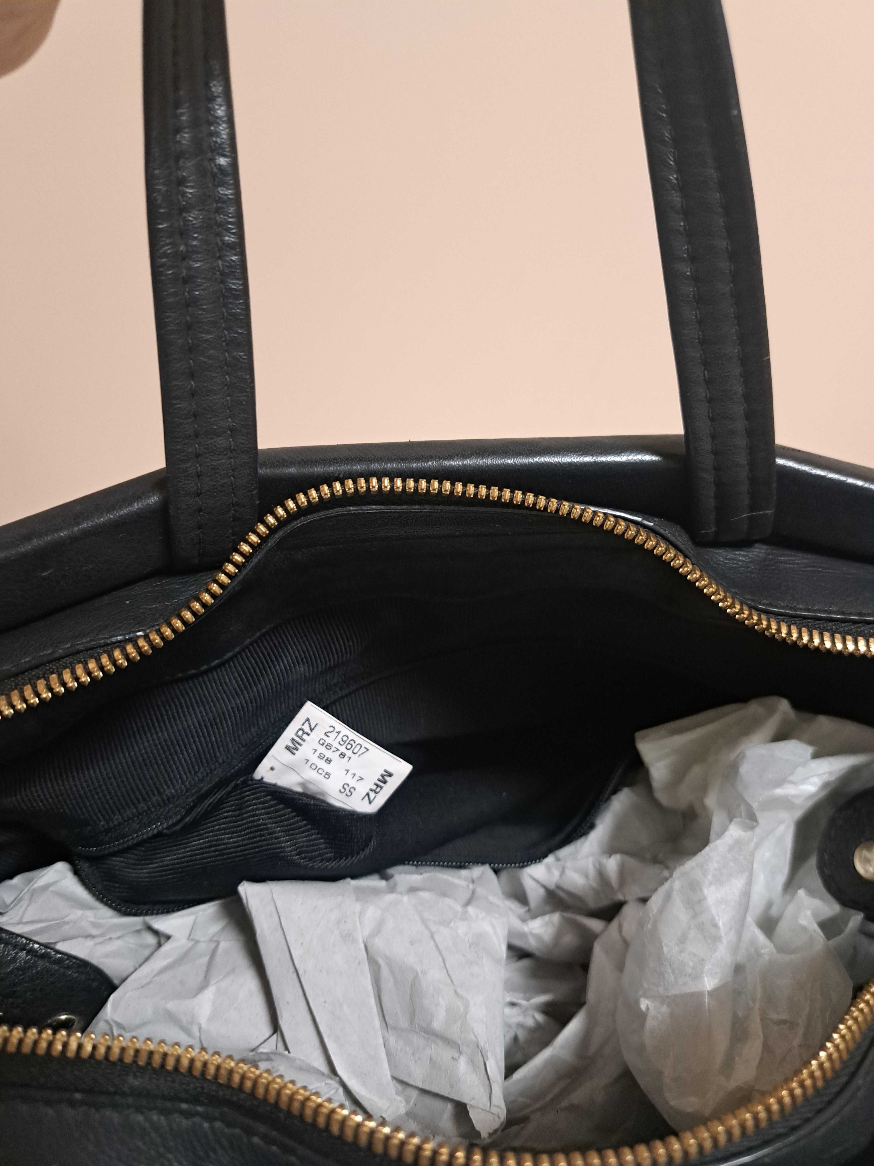 Класическа черна чанта Furla