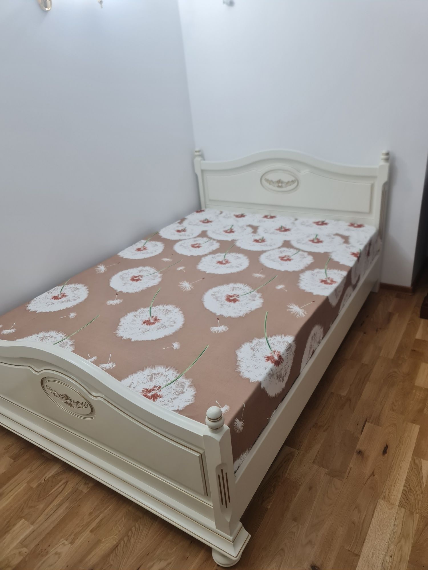 Apartament Oradea centru civic 4 camere etaj 1 boxa subsol