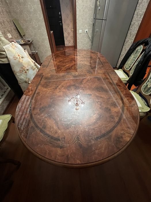 Стол и  8 стульев