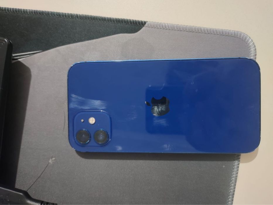 Продаю айфон 12  79% АКБ