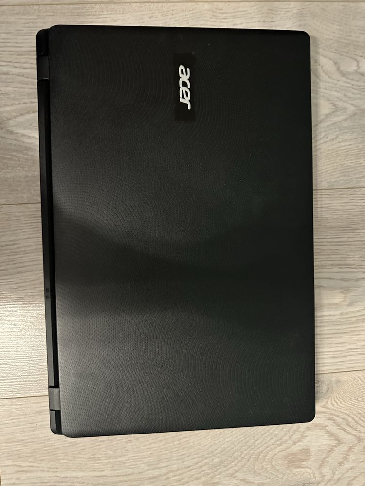 Laptop Acer Es1-531