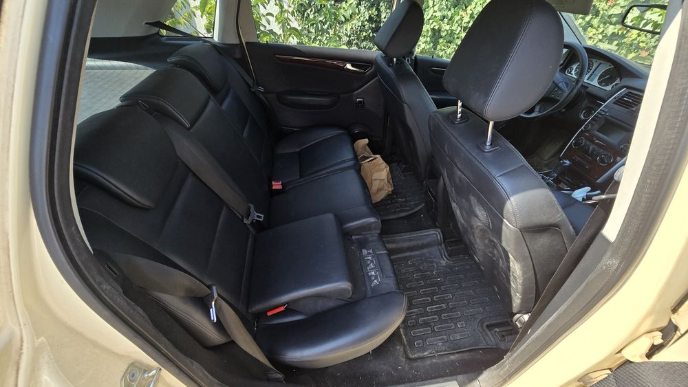 Mercedes Benz B180