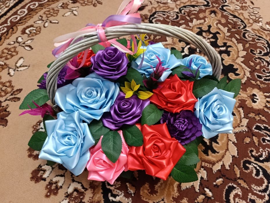 Цветы из атласной ленты