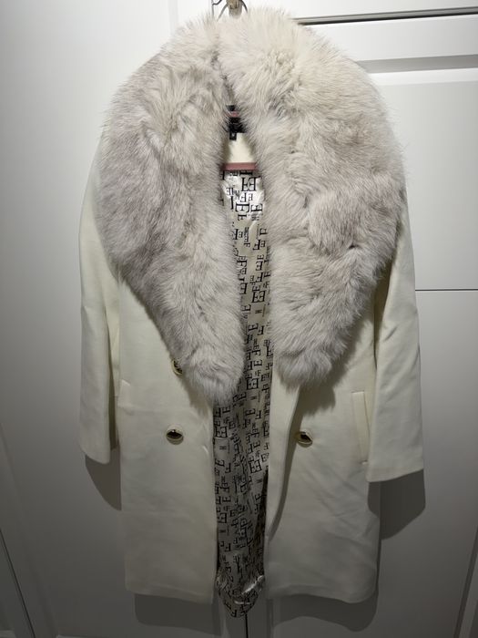 Ново бяло палто Elisabetta Franchi