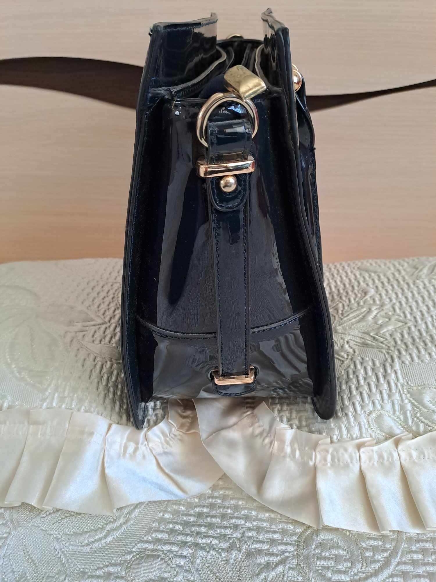 Стилна дамска чанта - еко кожа
