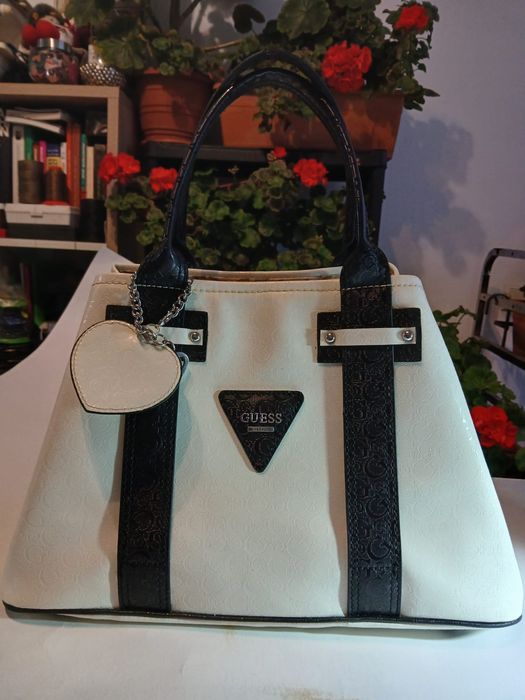 Guess, superba, origibala, fara defecte