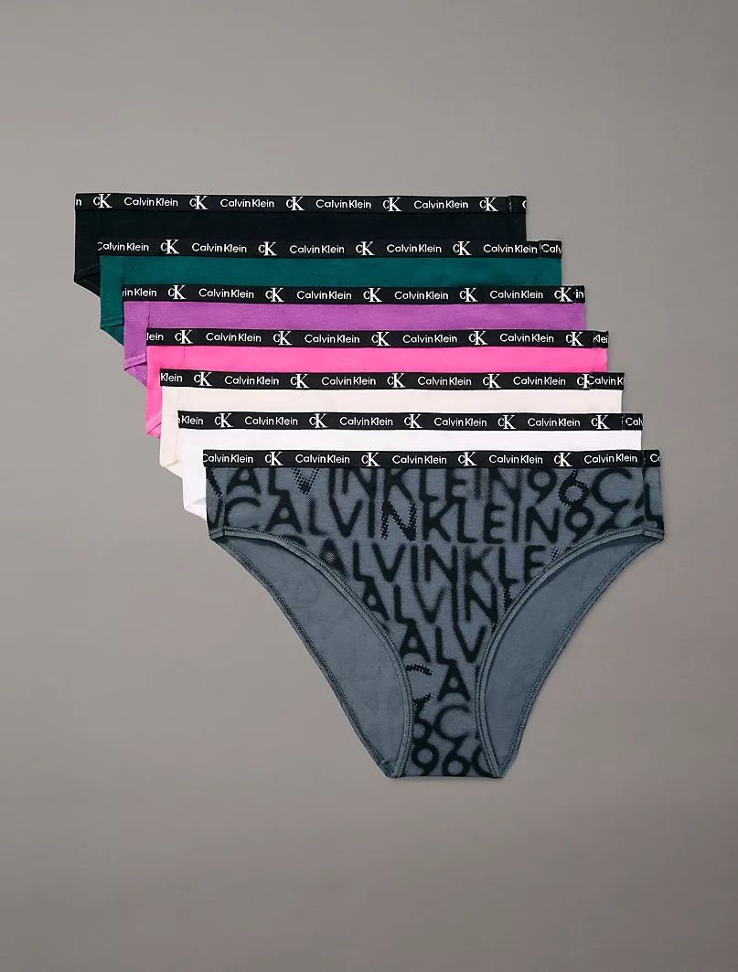 Нижнее белье Calvin Klein